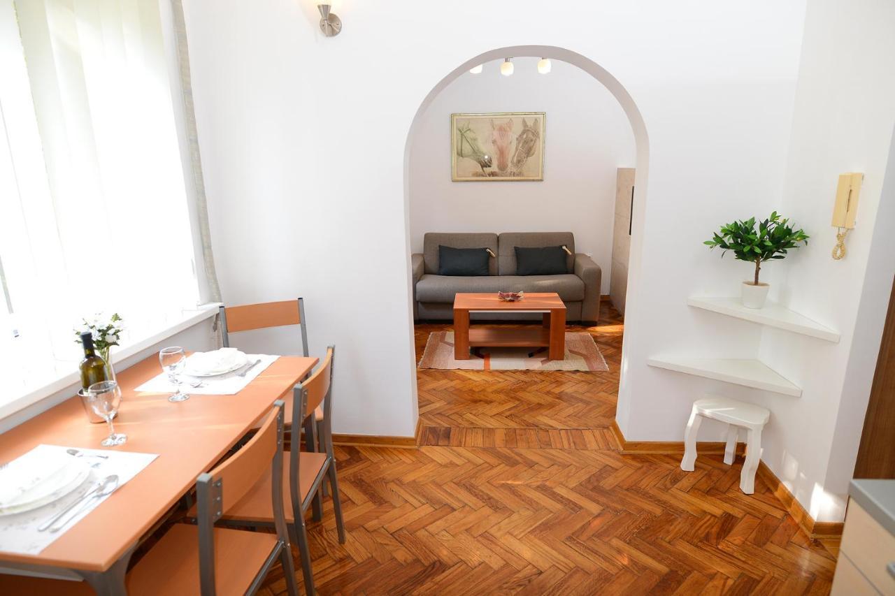 Central Spot Apartments Beograd Bagian luar foto